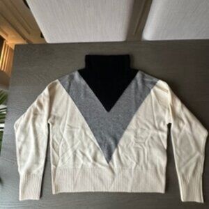 CLUB MONACO Chevron Turtleneck Sweater in  Cashmere BLEND SIZE M NWOT